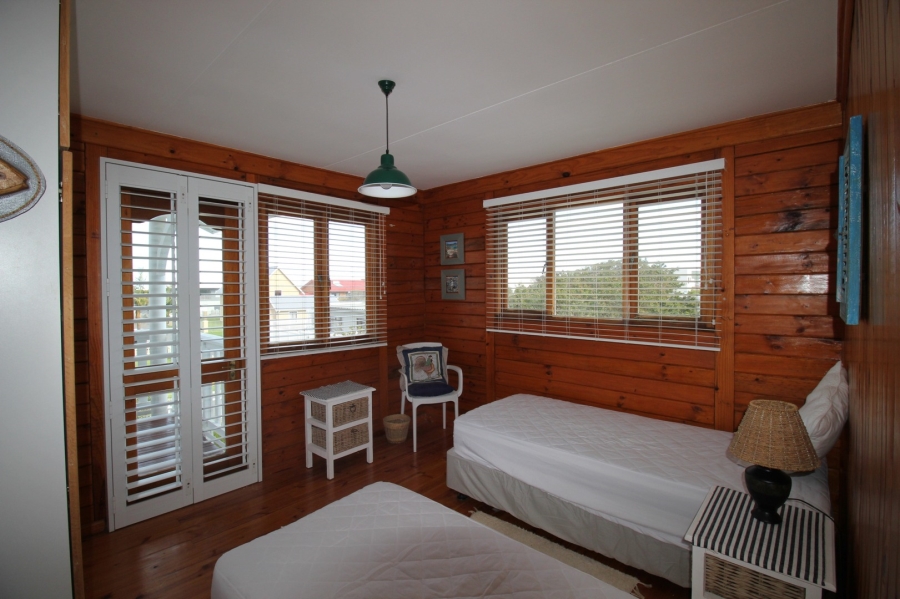 To Let 3 Bedroom Property for Rent in Kleinmond Western Cape